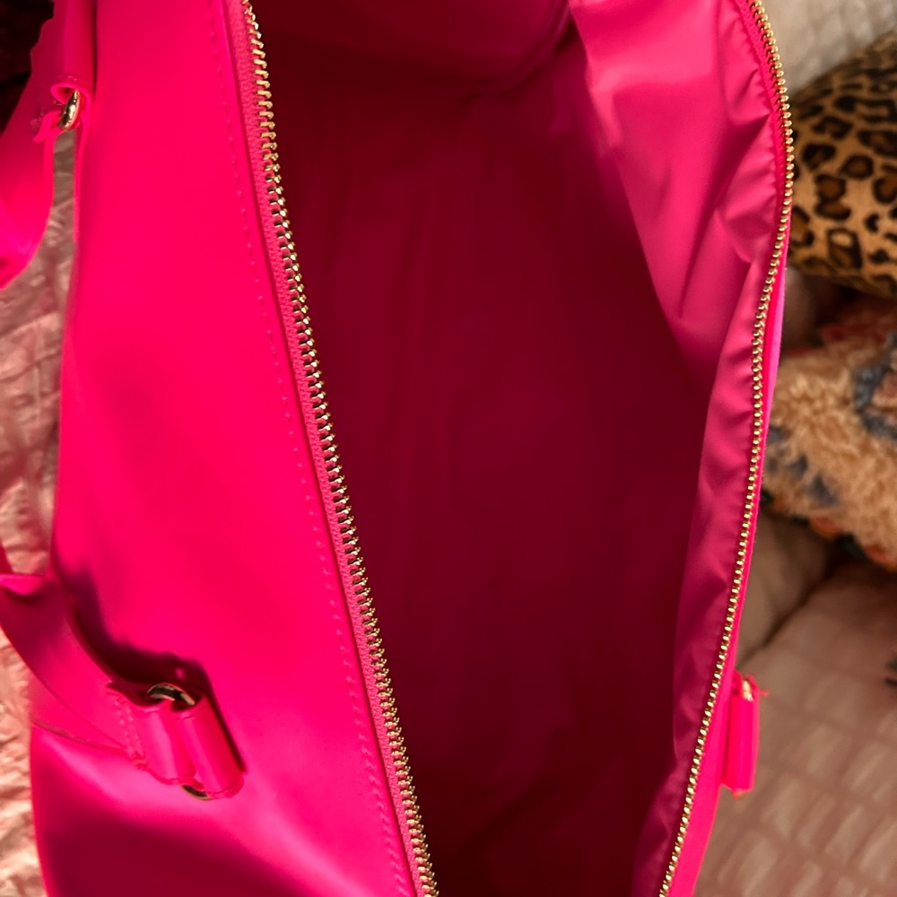 Bright pink, duffel bag - Picture 8 of 9